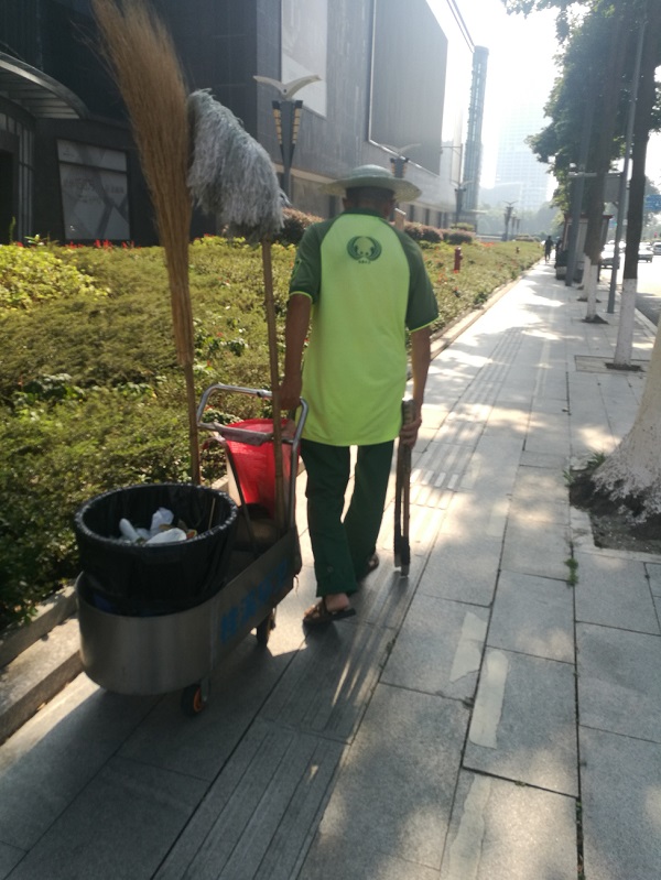 Ϊ������Ⱥ����ͥ�ṩ�ػ��������������赼�ȹ����������Ǹ��õ�����ٽ�����г��